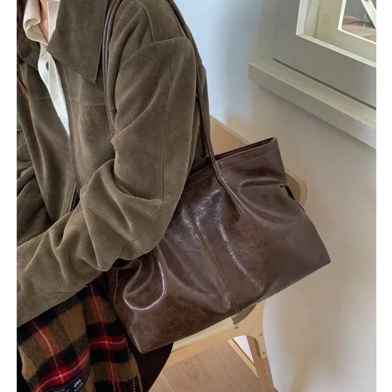 Women's Brown Vintage Oil Wax Leather Large Tote Shoulder Bag , for Daily Office, Streetwear, Weekend Travel, Shopping & Errands - view 5