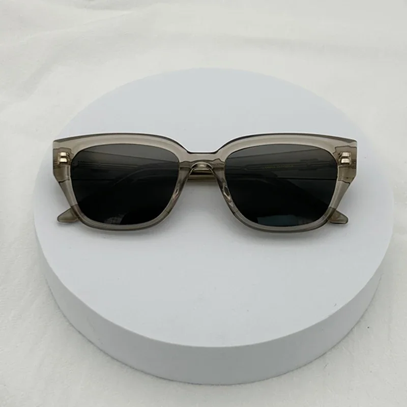 

24 new GM square sunglasses men and women with the same gray UV plate sunglasses can be equipped with prescription myopia Nabi.