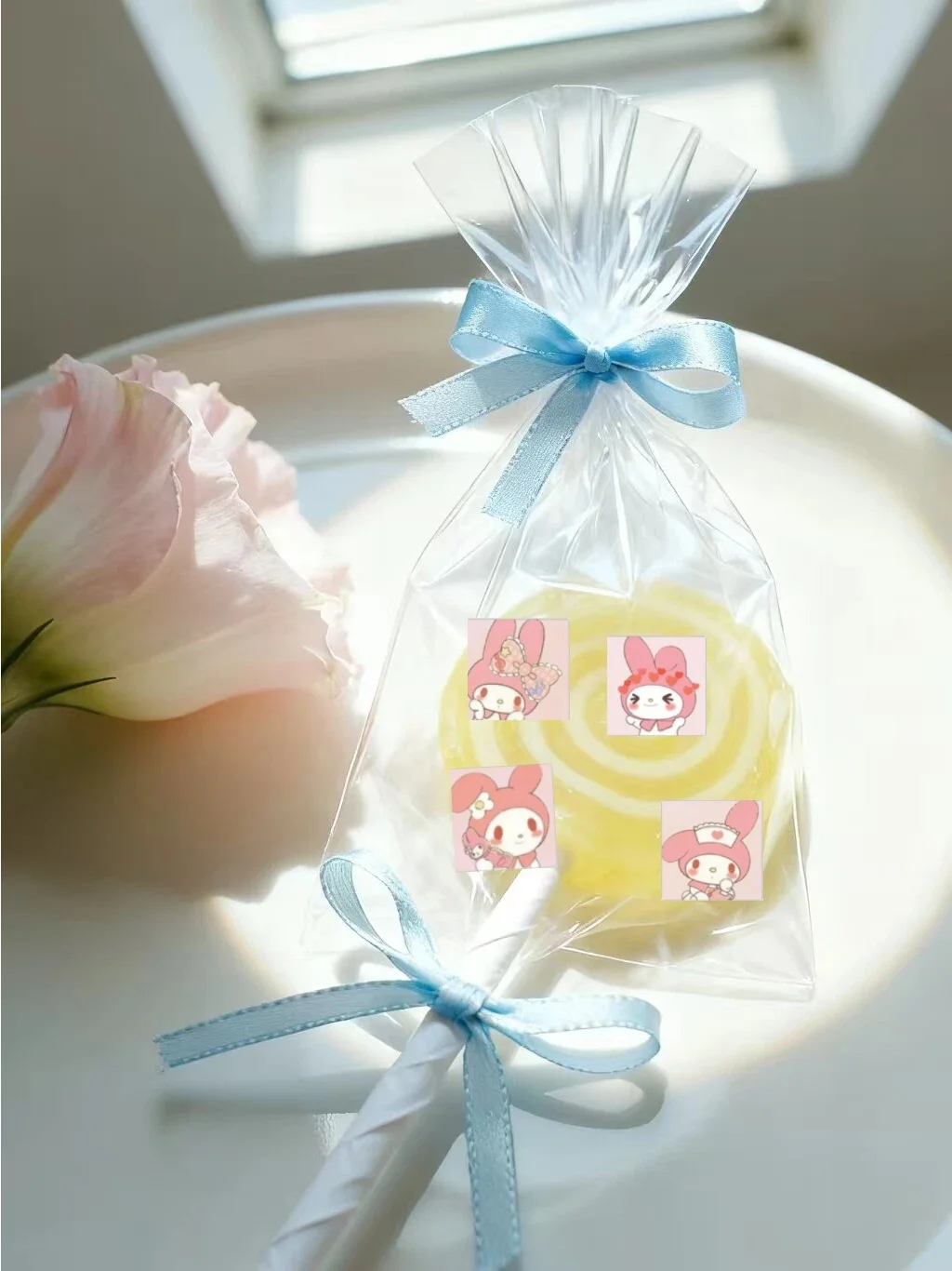 ملصقات مستوحاة من لعبة ماي ميلودي 483 قطعة، تصميمات باللون الوردي والأبيض غير اللامع، مثالية للديكور المخطط وفن الكمبيوتر المحمول وزخارف الهدايا