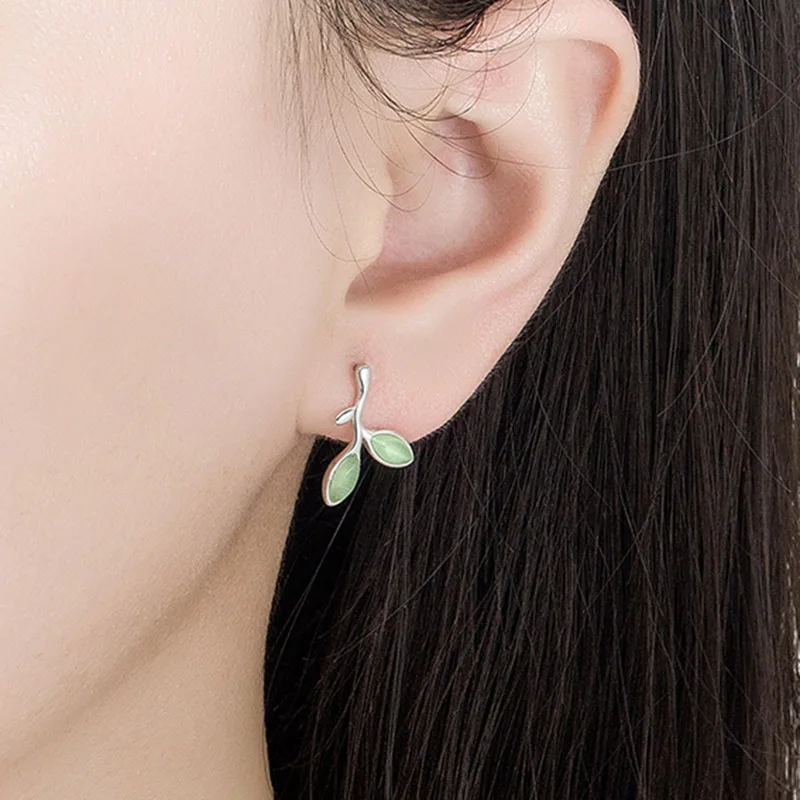 Silver Plated Fashion Earrings for Women Lady Girl Gift Pearl Daisy Star Bow Camellia Leaf Wave Design Jewelry
