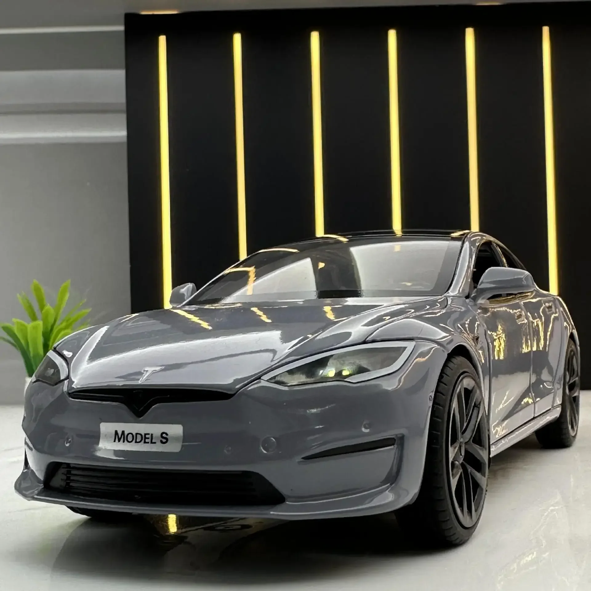 

1:24 Tesla Model S Миниатюры Моделирование сплава Металлическая литая под давлением Модель автомобиля Звук и свет Автомобиль Игрушки для детей Подарки для парня C270