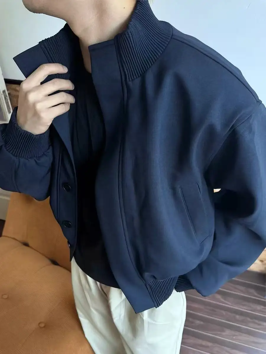 

Мужское шерстяное пальто в американском стиле ретро, повседневное летное пальто с воротником-стойкой, весенне-осенний дизайн, свободный крой, декор на пуговицах