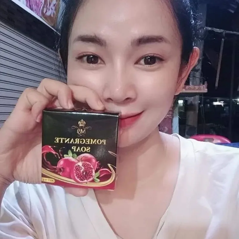 

Thai M9 Làm trắng da mặt xà phòng Làm mờ tàn nhang, mụn trứng cá, melanin, sáng trắng và giữ ẩm da làm sạch lỗ chân lông 1 miếng