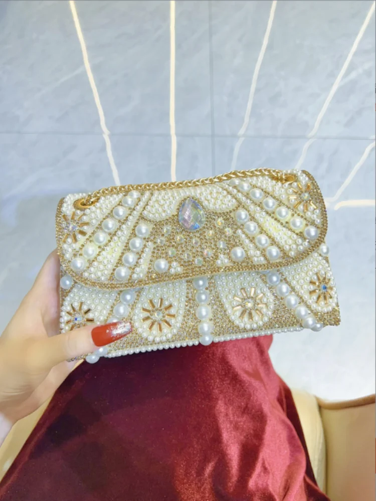 

2025 Glamorous Luxury Party Banquet Clutch Bags Diamond Studded Handbags for Women Shiny Fashion Pearl Purse Shoulder Bags Tote