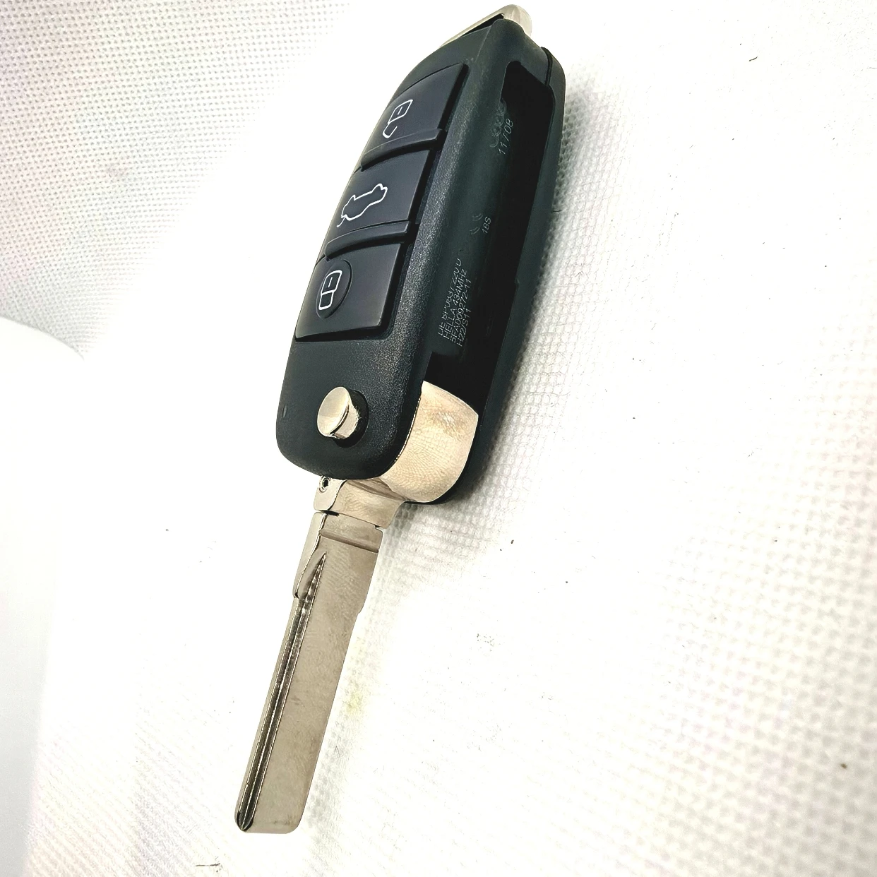 Clé de voiture à distance 315/433Mhz, pour Audi Q7 B7 Q3 A3 TT A2 A8 A6 A6L A4 S5 C5 C6 B6 A4L A5 Q5 S RS S1 8X0837220D 8P0837220D puce ID48