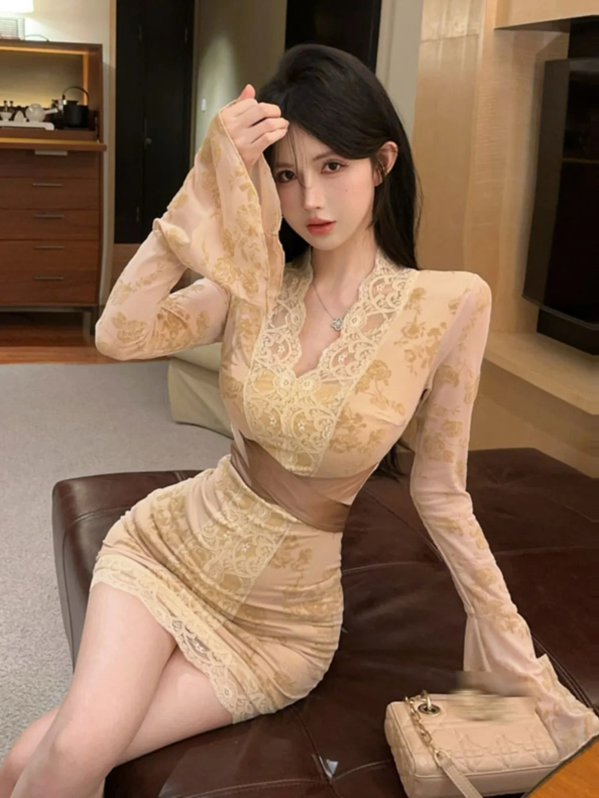 

Pure Desire Sexy V-neck Bell Sleeve Lace Bodycon Dress Date Night Outfit Summer Season Polyester Fiber Long Sleeve Dress