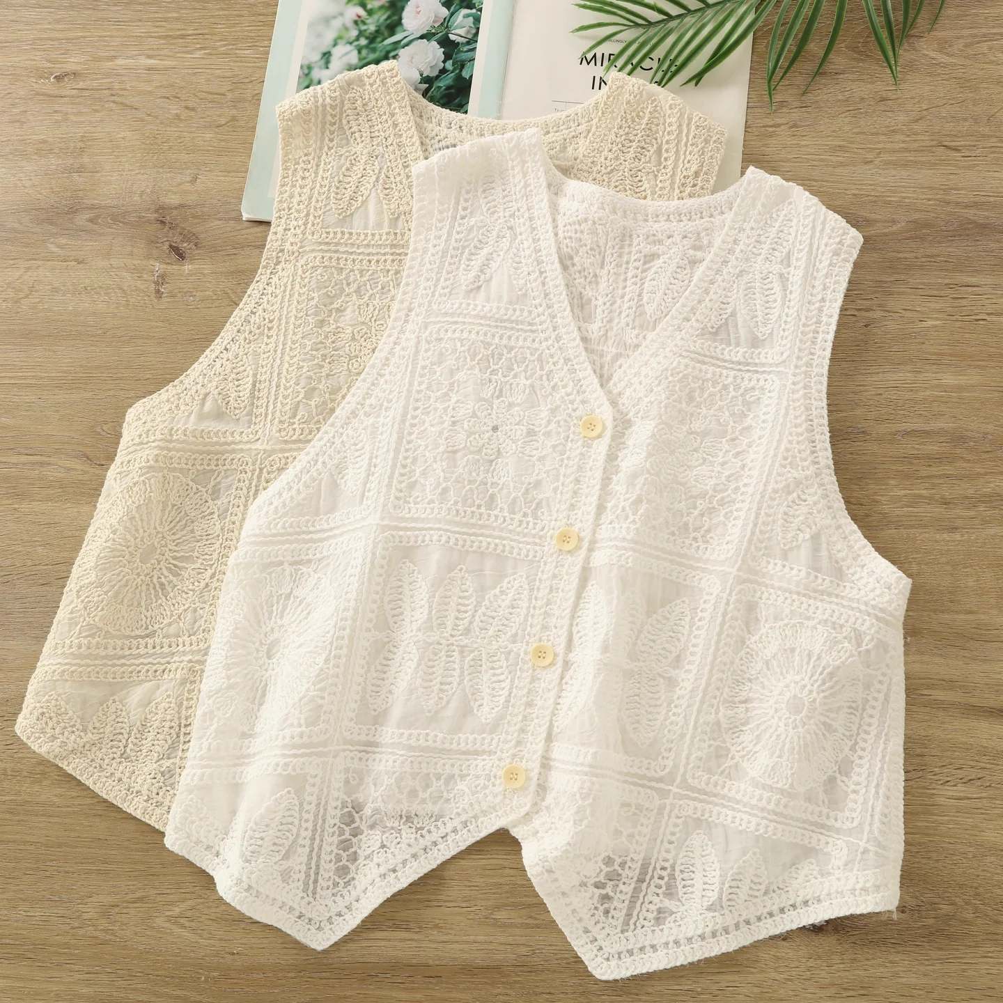 

Women's Boho Style Crochet Lace Vest Japan Style Hollow Out White Beige Sleeveless Jacket Hippie Tops