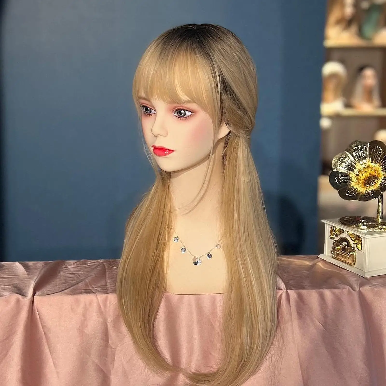 Supporto per parrucca con testa di manichino femminile Uso versatile da tavolo portatile con supporto per display per trucco per fasce per gioielli Uso personale