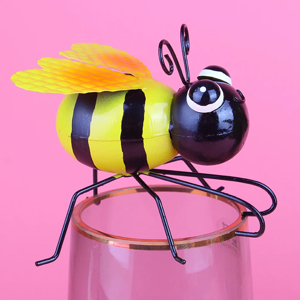 

2Pcs Iron Bee Wall Decoration Bright Color Hand-Painted Metal Garden Outdoor Hanging Ornament Bee Decor