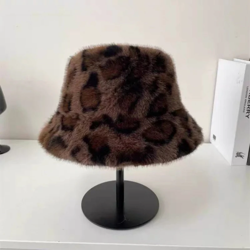 2024 Autumn/Winter Instagram trend plush leopard print fisherman hat women's warm ear protection face small basin hat