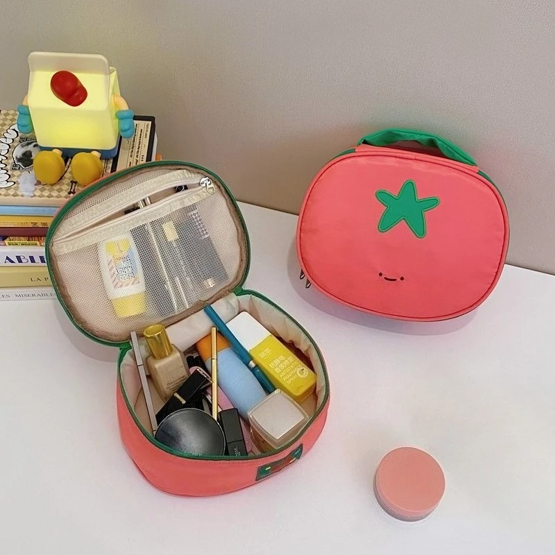 

Сумка для макияжа с помидорами для женщин, нейлоновая водонепроницаемая портативная сумка-тоут для туалетных принадлежностей, милый дизайн, органайзер для хранения косметических кистей, чехол