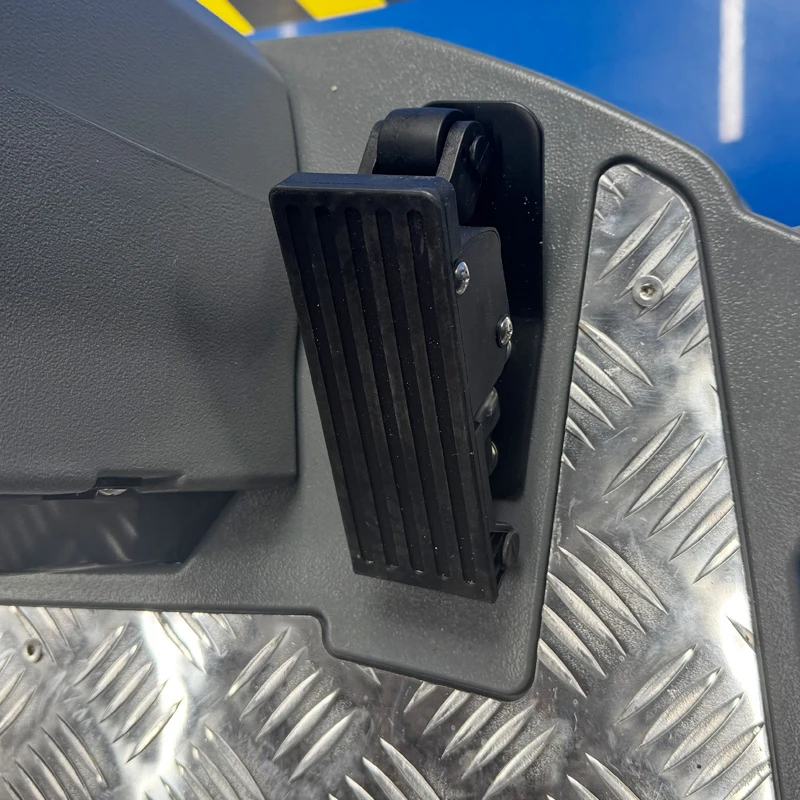 Best Ride-On Industrial Floor Scrubber PVC Floor Cleaning Machine 3900m/h Electric 24v Voltage New Factory Direct