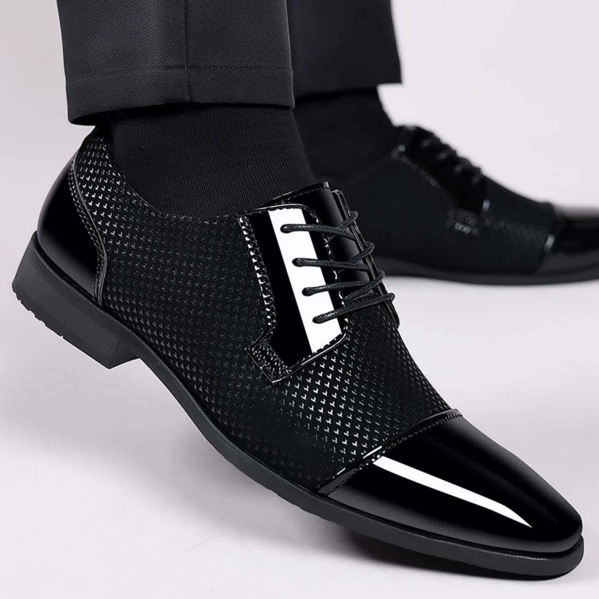 Men's Classic Oxford Dress Shoes, Lace-up Formal Business Wingtip Brogues, Comfortable Wedding & Office Footwear - Image 4