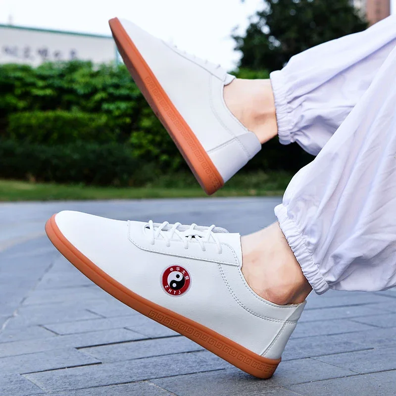 2024 New Couples Tai Chi Shoes Comfortable Chinese Traditional Wusu Shoes Light Kung Fu Sneakers Martial Arts Training Shoes