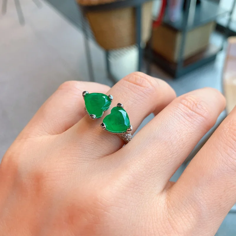 

European and American Heart-Shaped Jewelry Ring for Women Paraiba Emerald Elegant Simple Open Design