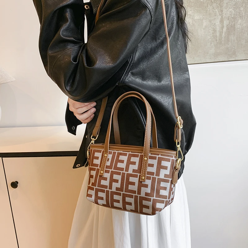 

Luxury Designer Women Crossbody Bag Elegant Leather Tote High End Shoulder Bag Vintage Classic Style