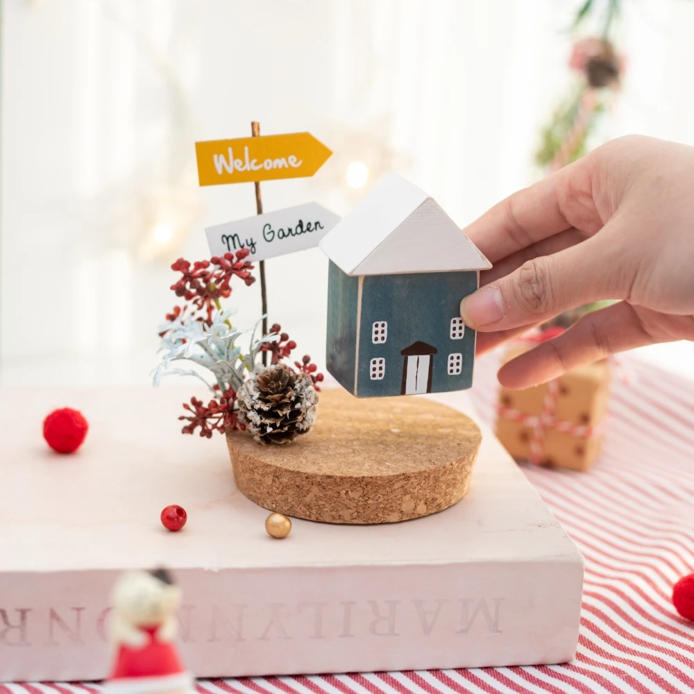 Christmas Tabletop Decorations Winter Wooden House with Mini Artificial Trees Sign Home Room Living Room Decor Ornaments Gift