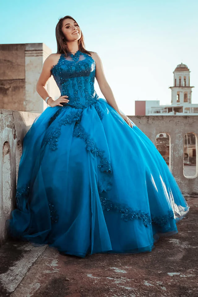 Wunderschöne Quince anera Kleider Halfter ärmellose lange Prinzessin besondere Anlass Kleid für süße 16 Mädchen Spitze Applikationen Abschluss ball Party