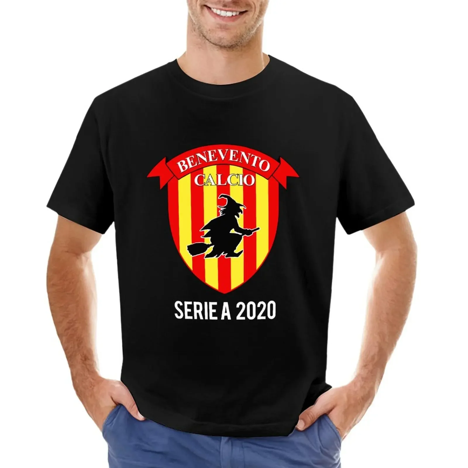 Logo della squadra di calcio di Benevento Serie A con strega T-Shirt T-Shirt vintage clothes mens funny t shirts