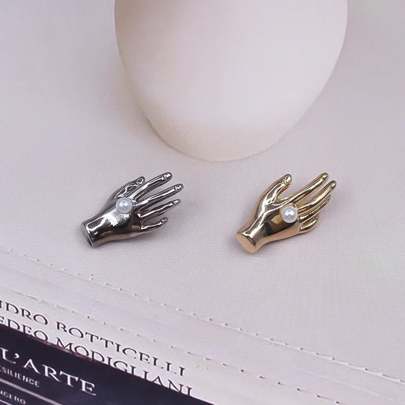 5pcs Creative Hand-shaped Buttons Gold/Silver Color Metal Hand Shank Buttons Clothes Decorative Buttons
