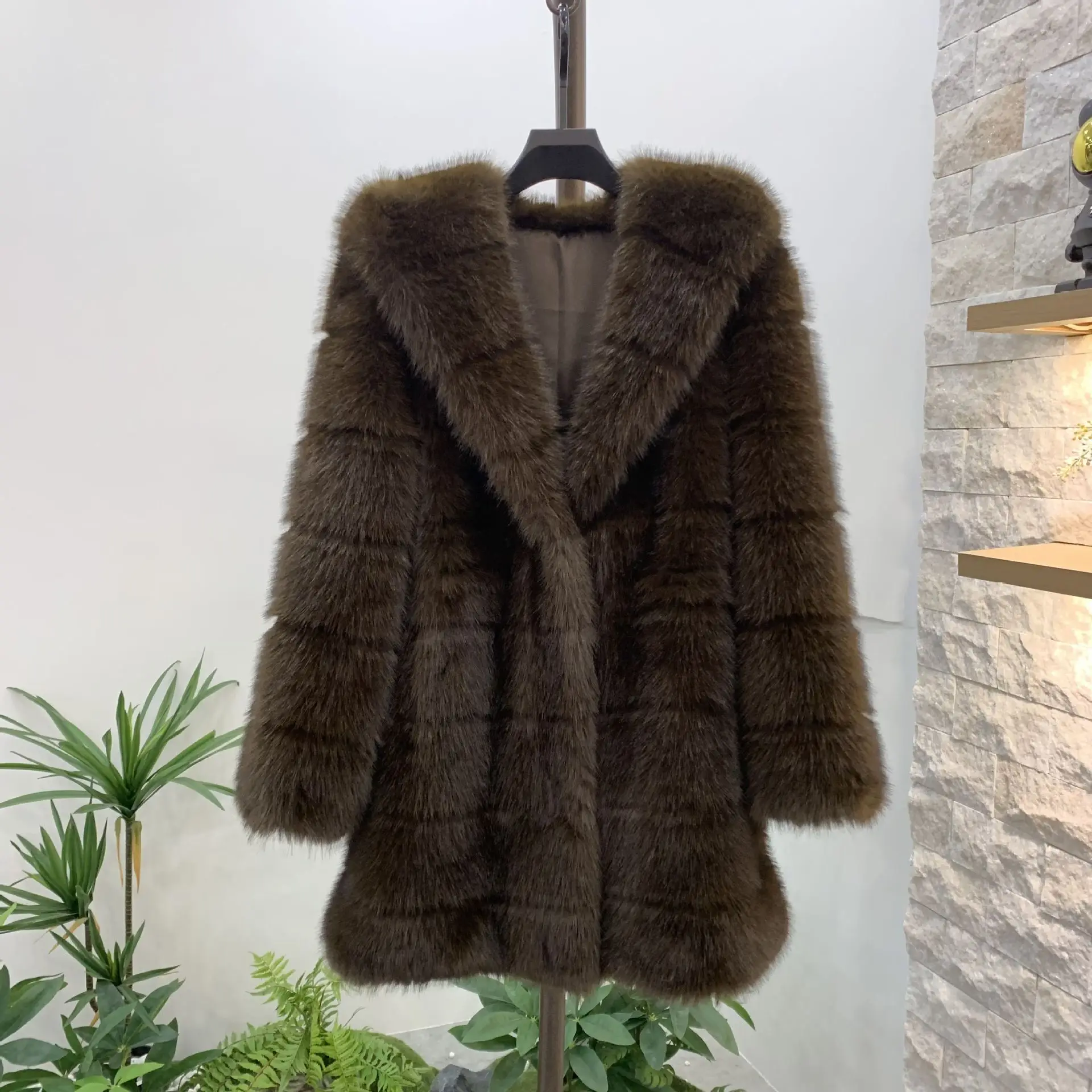 Women Luxury Brand Long Furry Faux Fur Coat Woman 2025 Winter Brown Vintage Gradient Thick Warm Outerwear Fluffy Fur Jacket