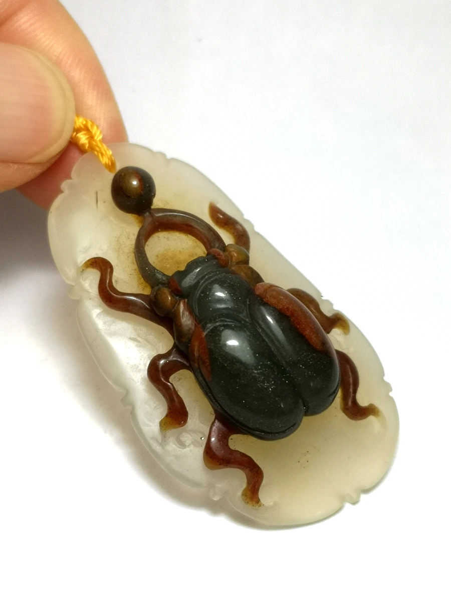 

YIZHU CULTUER ART 100% Natural Hand-carved Chinese Jade Necklace Pendant leaves beetle Wonderful Gift