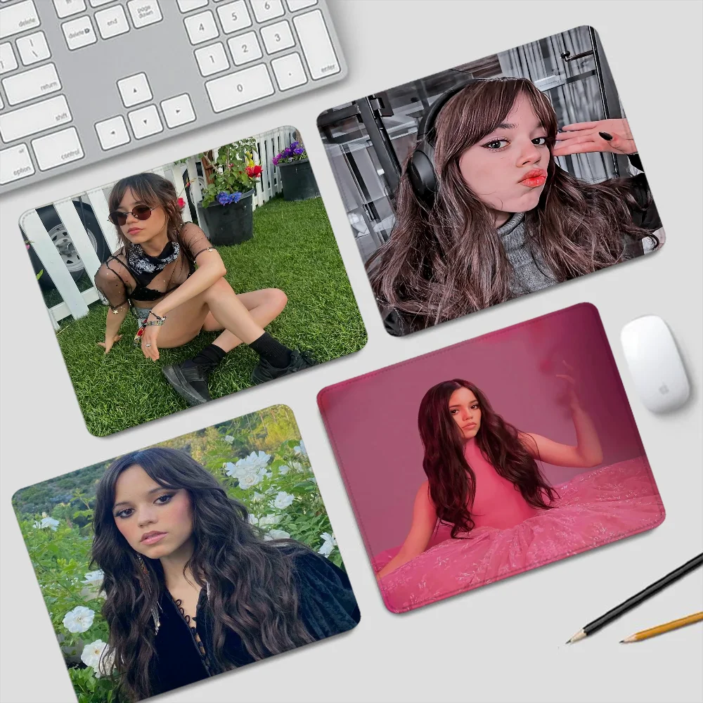 

Jenna Ortega Cute Mouse Pad Small Cute Desk Accessories Office Mousepad Gaming Mat Offices Mats Anime Gamer Gadgets Computer Rug