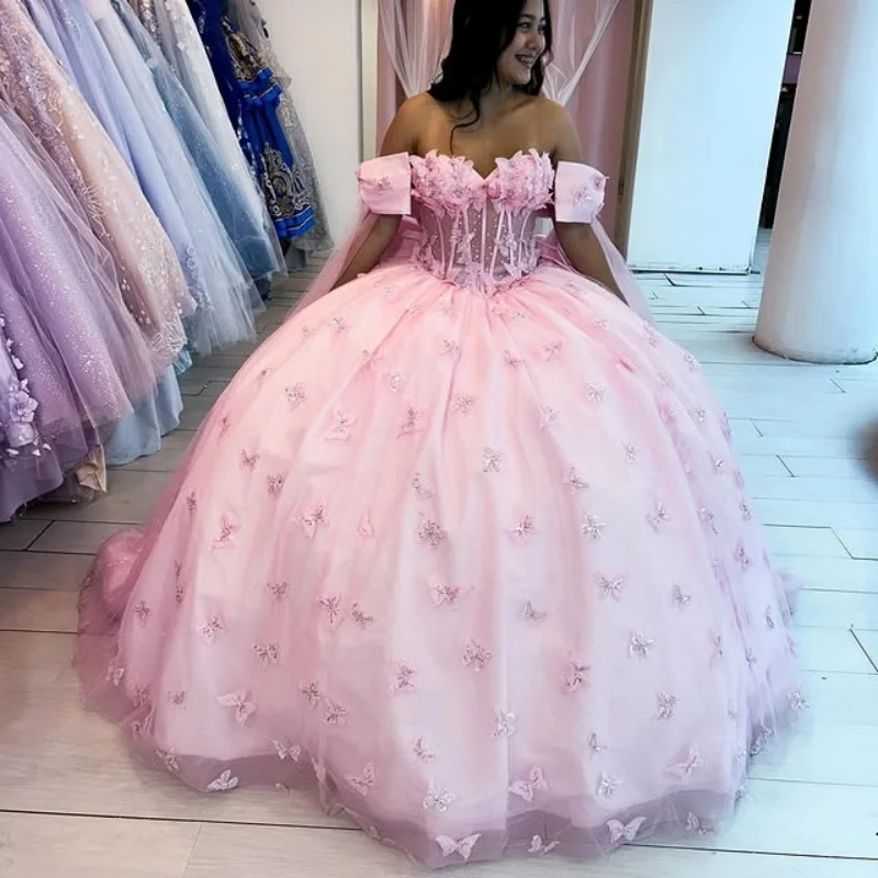 

Розовое платье Quinceanera с открытыми плечами по индивидуальному заказу, аппликация в виде бабочки с кристаллами и блестками, тюлевые кружевные бусины с бантом, платья de 15, Quinceanera