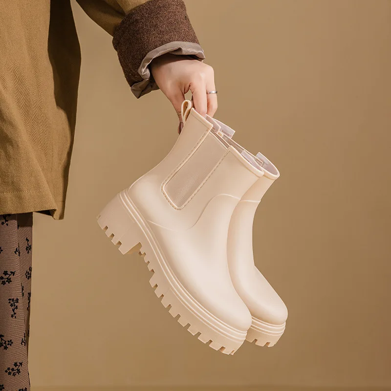 

2025 New Rain Boots Women's Fashionable Outdoor Mid-Calf Waterproof Anti-Slip Attractive Rain Boots Fleece-Lined Rubbe...