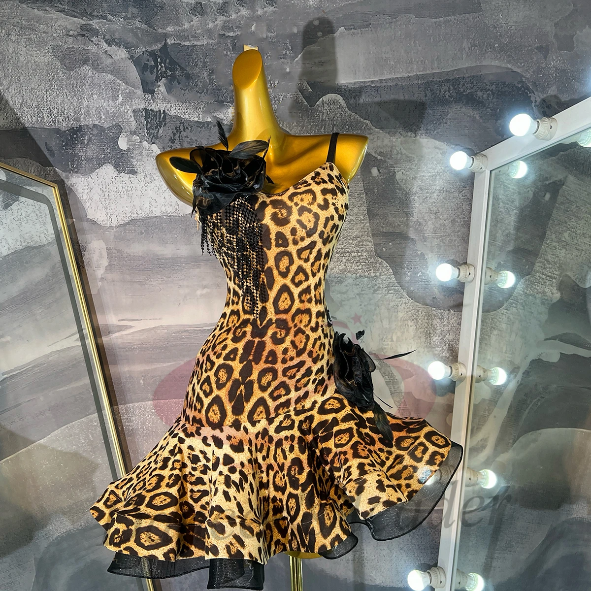 Latein-Tanzkostüm für Damen, Erwachsene und Kinder, hochwertiger, maßgeschneiderter Rock mit Leopardenmuster, präzises Tango-Performance-Kleid