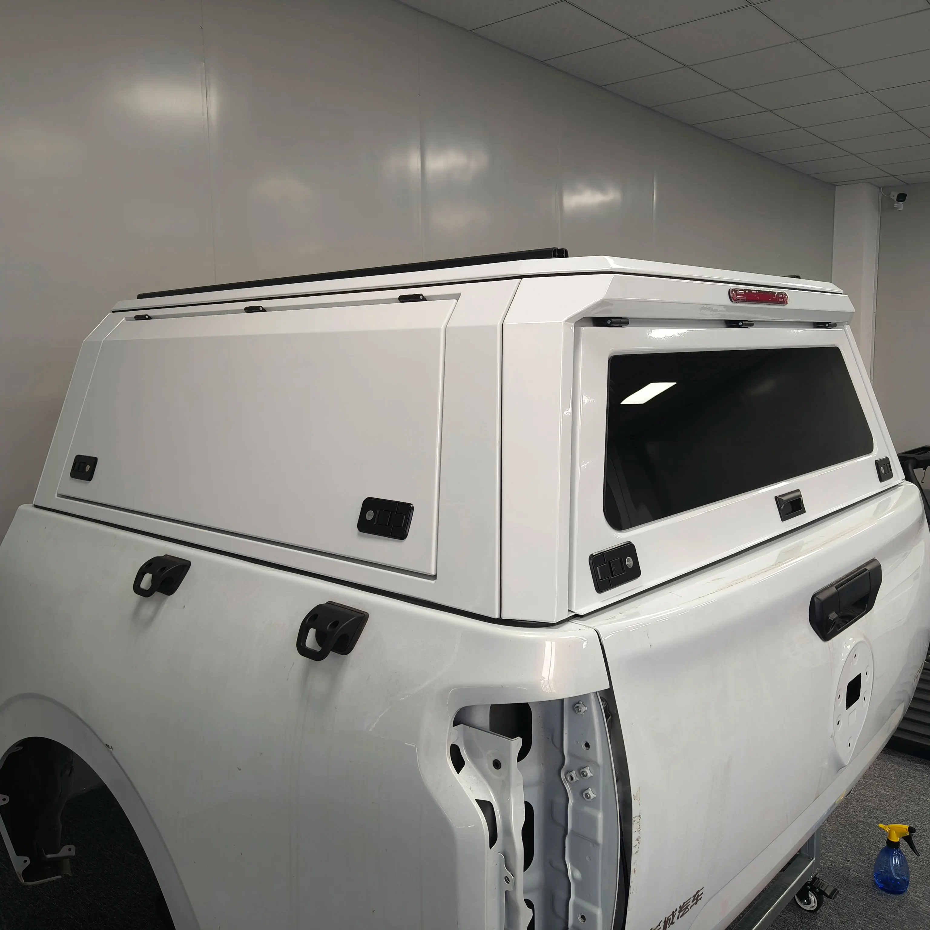 

Pickup Bed Cover 4x4 Offroad Aluminum Truck Canopy Feature Compatible