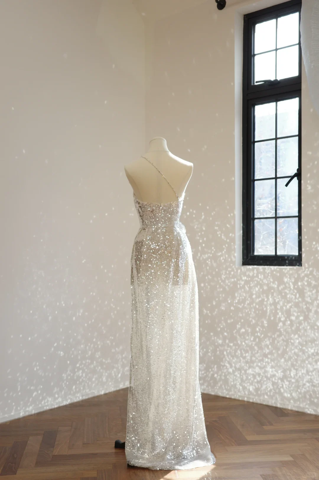 فستان سهرة أنيق فضي أبيض ترتر كتف واحد سبليت ثلاثي الأبعاد زهرة سليم صالح المرأة مأدبة ثوب الحفلات #2