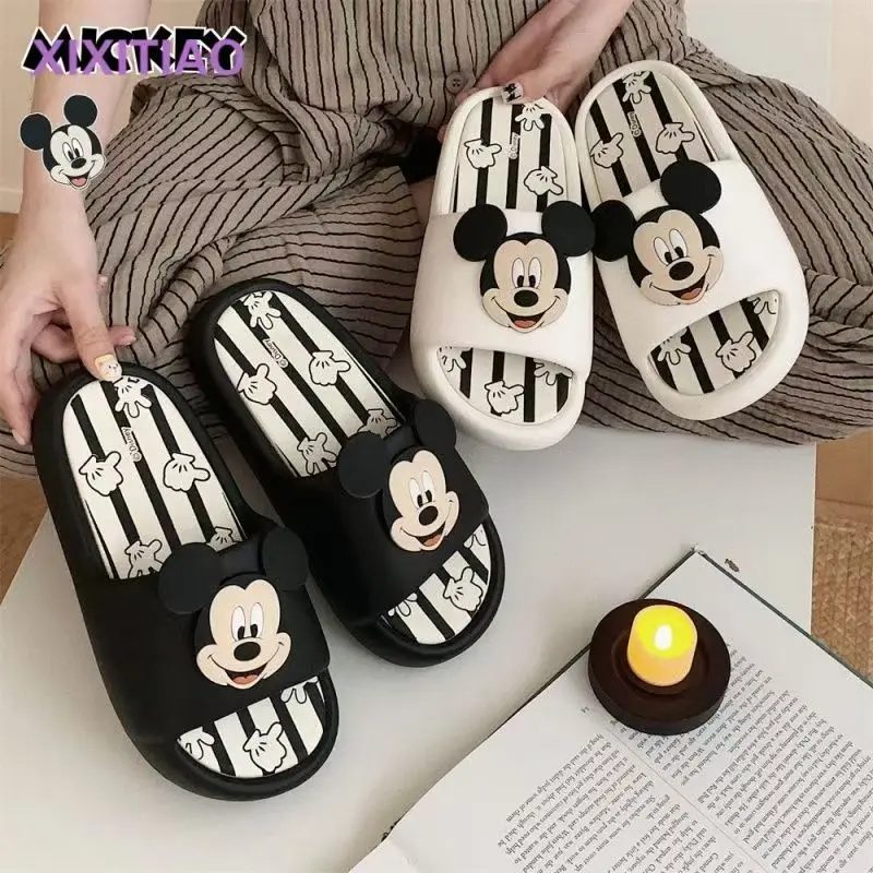 Disney Mickey hommes et femmes été nouveau modèle de dessin animé créatif mignon mode et sandales antidérapantes à semelles souples polyvalentes