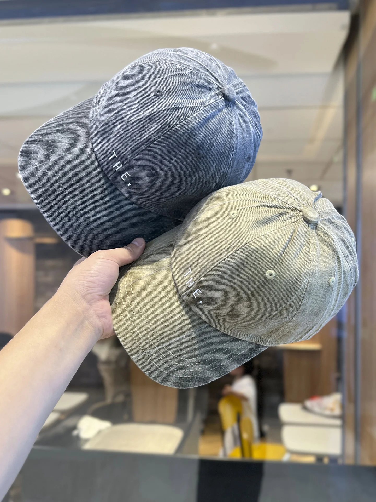 

Letter Soft Top Baseball Cap for Men and Women, Wide Brim, Face Slimming Sun Hat, Large Head Circumference Duckbill Cap