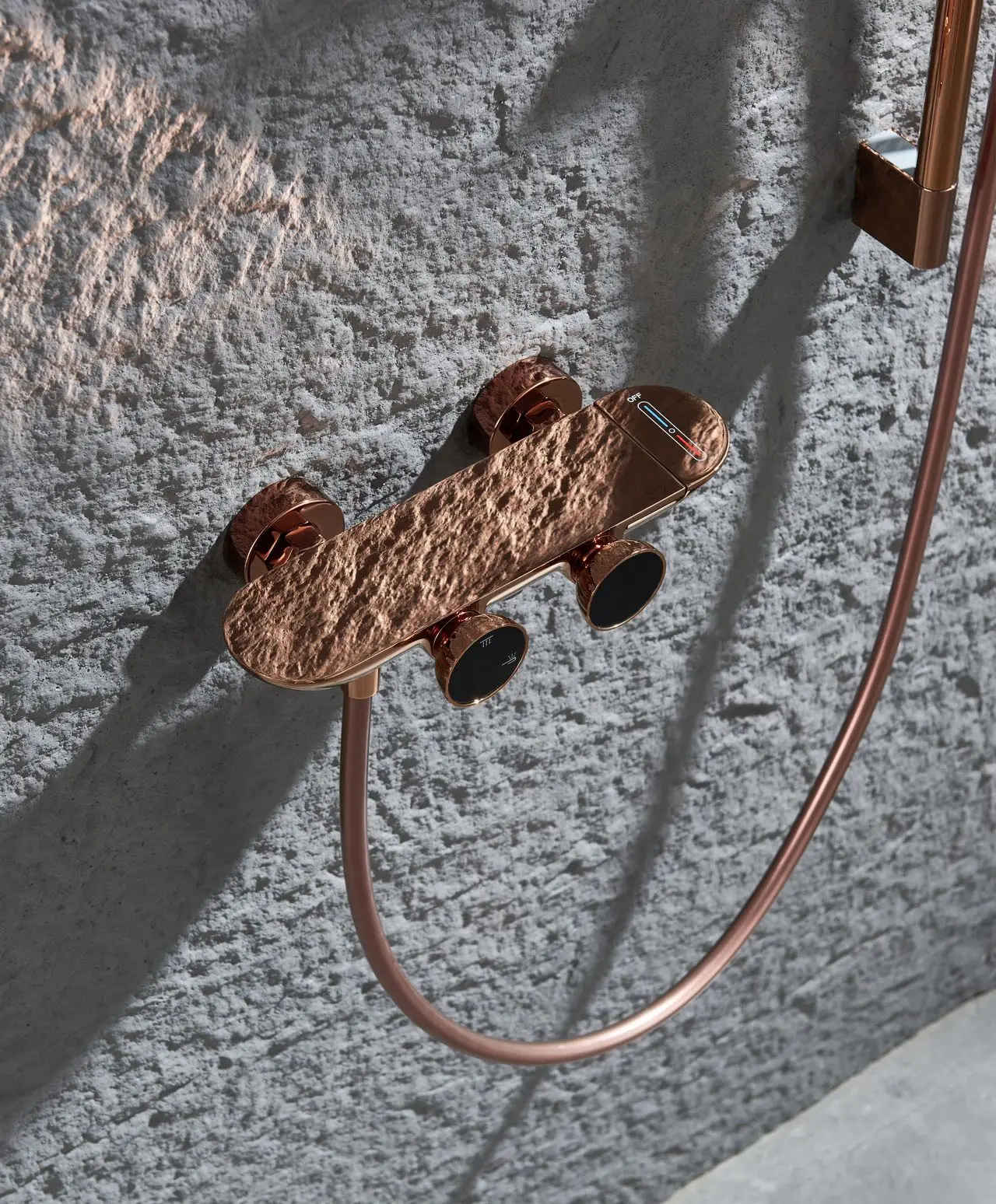 新デザイン業務用高級シャワーヘッドシステム家庭用浴室蛇口ホテルシャワーセット