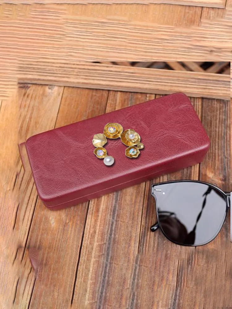 

Faux Leather Eyewear Case for Women Portable & Pressure-Proof Glamorous Gold Star Decor with White Stones