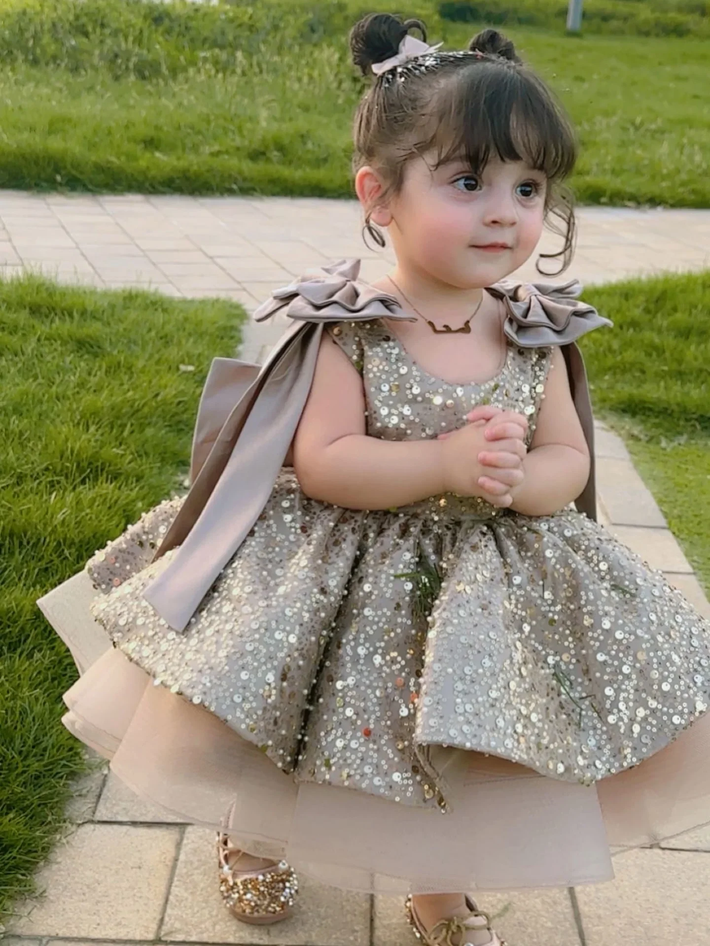 

Cute Sequins Toddler Pageant Dress Short Tulle Flower Girl Dress for Wedding Kids Prom Ball Gown Bows Princess Girls Party Dress