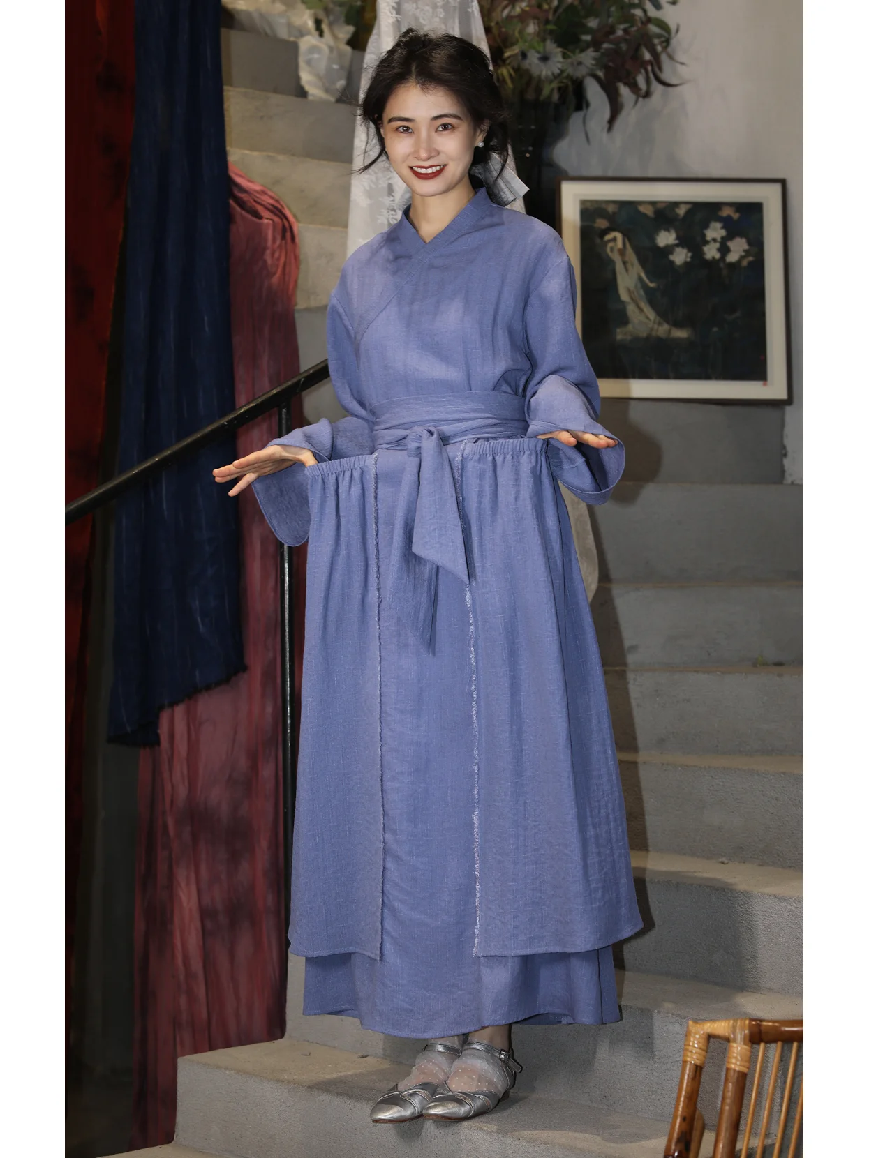 

Новая китайская элитная юбка Ninth Cloud из жатого шелка, бесшумная, синяя, в стиле дзен, с боковыми пуговицами, длинная, А-силуэт, для женщин