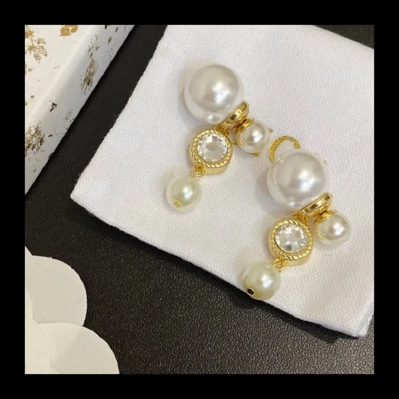 

Большие и маленькие серьги-гвоздики с жемчугом и стразами, модные + медный материал, нишевый дизайн, серебряные серьги-иглы, женские серьги