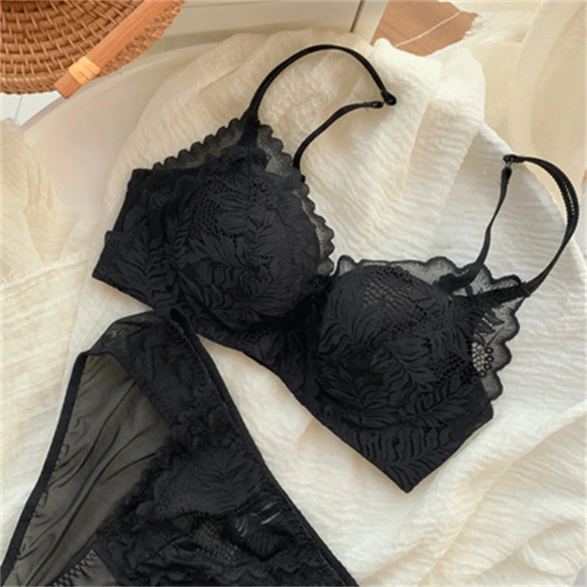 Gentle Sexy Winter Lace Underwear Set Lolita Girls Bra Flower Leaves Ruffle Sweet Lingerie For Women Sexy Lingerie Women Body