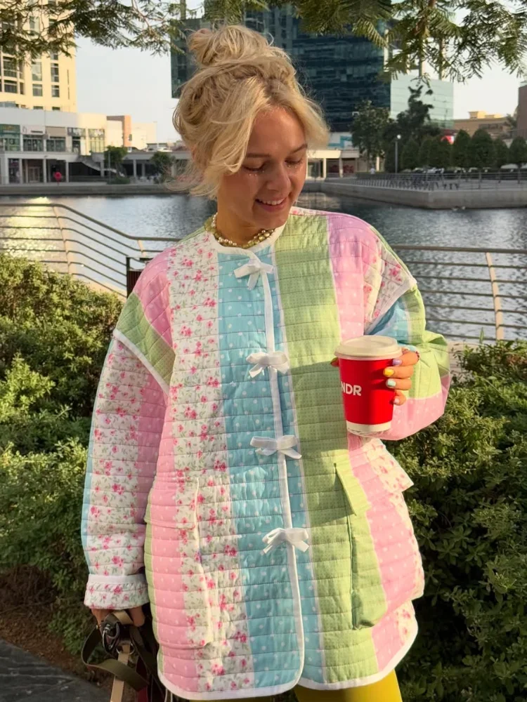 Dame kleurrijke bedrukte strik katoenen jas dames ronde hals enkele rij knopen jas met volledige mouw 2025, nieuwe mode dagelijkse straat uitloper