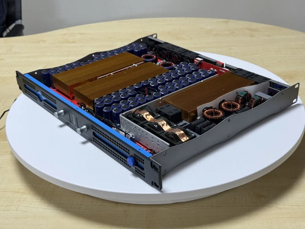 

2-Channel 1200W Digital Audio Amplifier Class D 1U Power Amplifier for Stage Pro Audio Use with 4ohm 8ohm Impedance Metal Shell