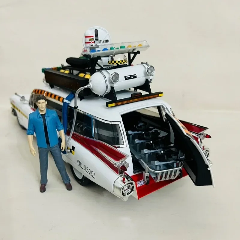 Hasbro Ghostbusters Film Version Car MOVABLE PARTS Ectomobile Ecto-1A Modelująca figurka 1:18 Fine Version Zabawki kolekcjonerskie Prezent