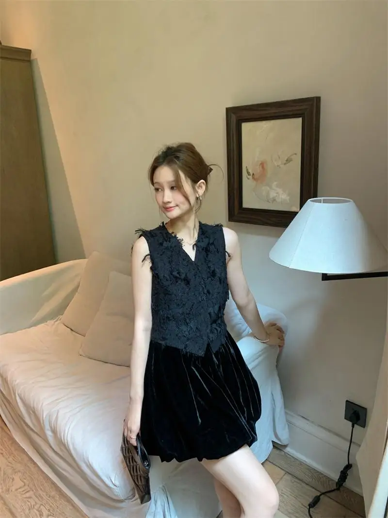 

Outsider Tassel Hanut Velvet Patchwork Dr Ele Fene Sle Other Material Autumn 2024 Collection