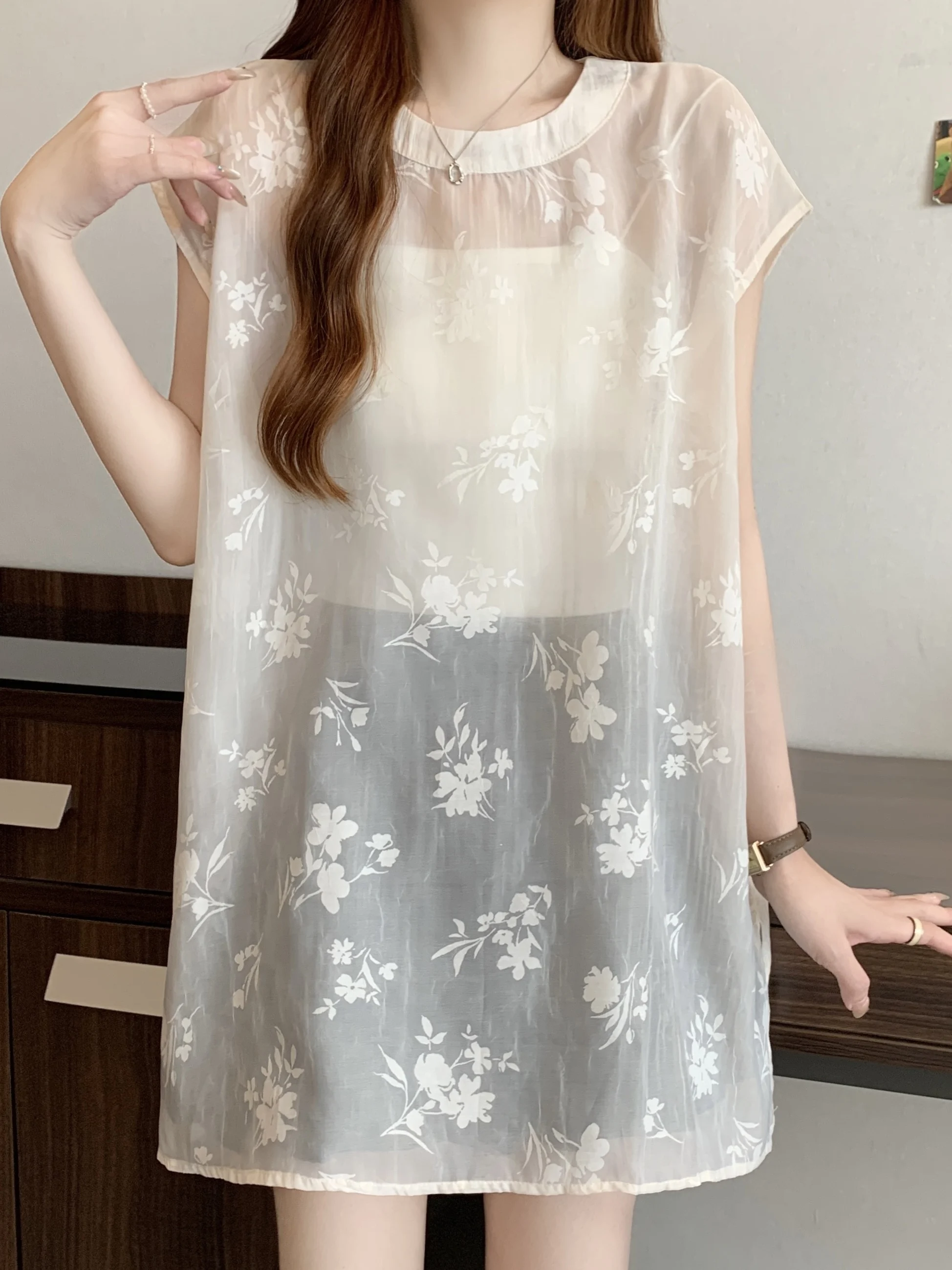 

Loose Fit round Neck Sleeveless Vest Transparent Thin Summer Top for plus Size Women Chinese Style New mid Length See through
