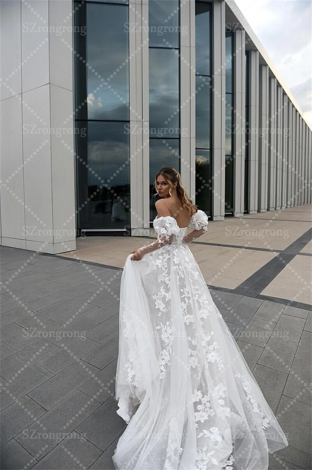 Col bateau Tulle a-ligne longue robe de mariée Appliques dentelle dos nu robe de mariée avec balayage Train sur mesure vestido de noiva