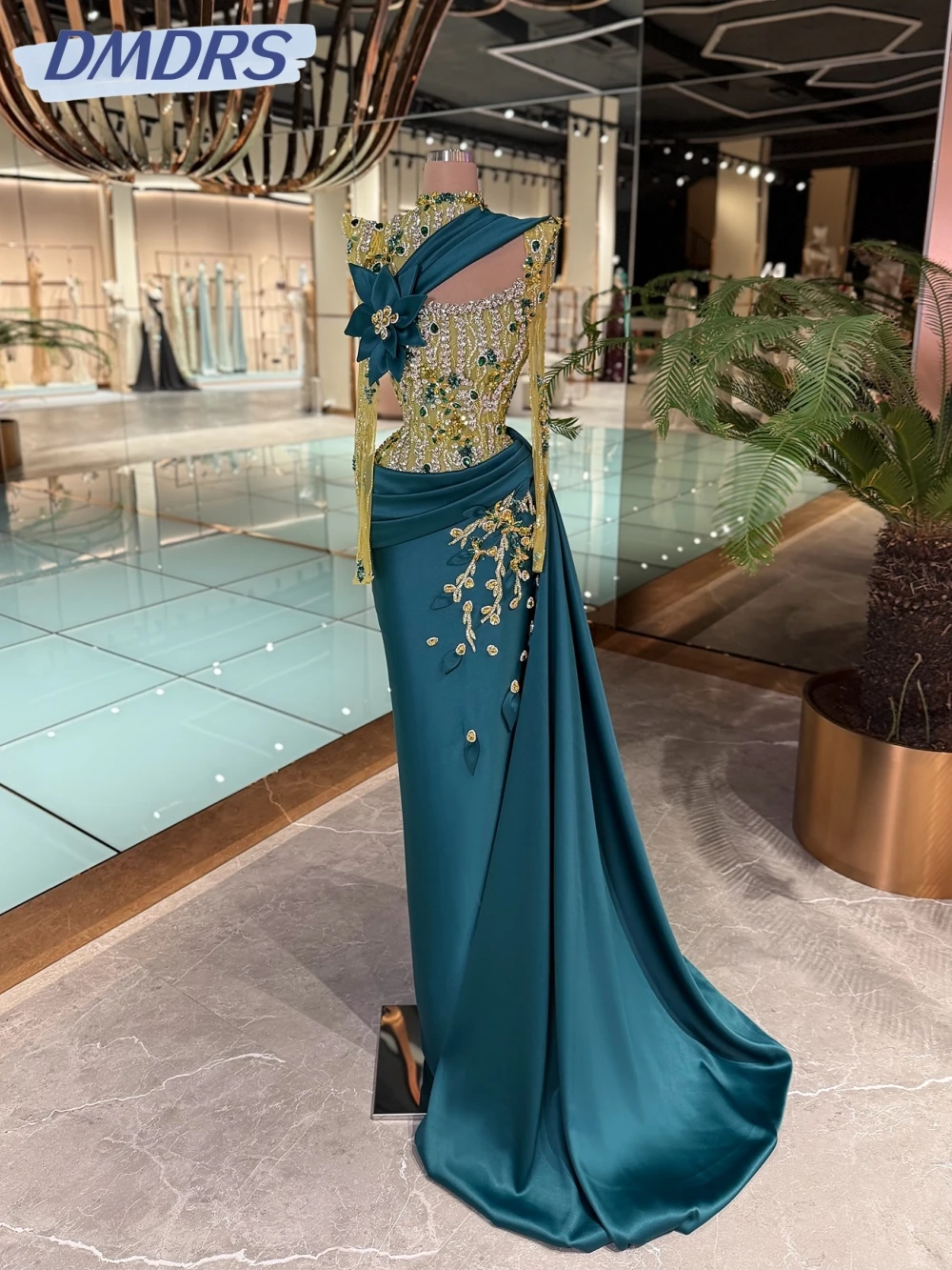 

Exquisite Sparkly Crystal Satin Evening Dress Formal High Collar Long Sleeve Wedding Party Gown Customized Straight Prom Dresses
