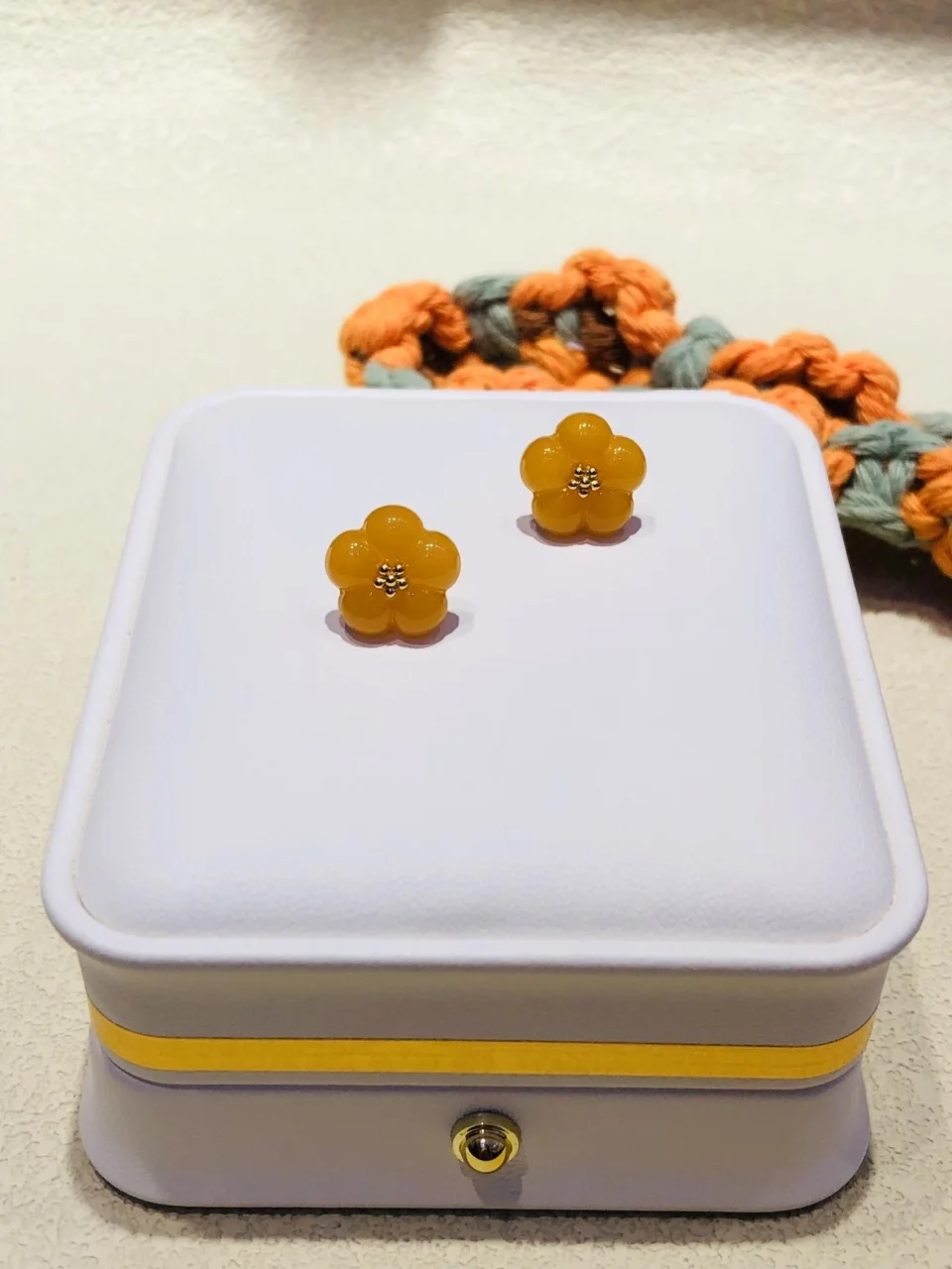 Certificate 925 Silver Natural Honey Yellow Amber Engraved Flower Ear Stud Daisy Floral Gold Accent Buckle Earring Daily Jewelry