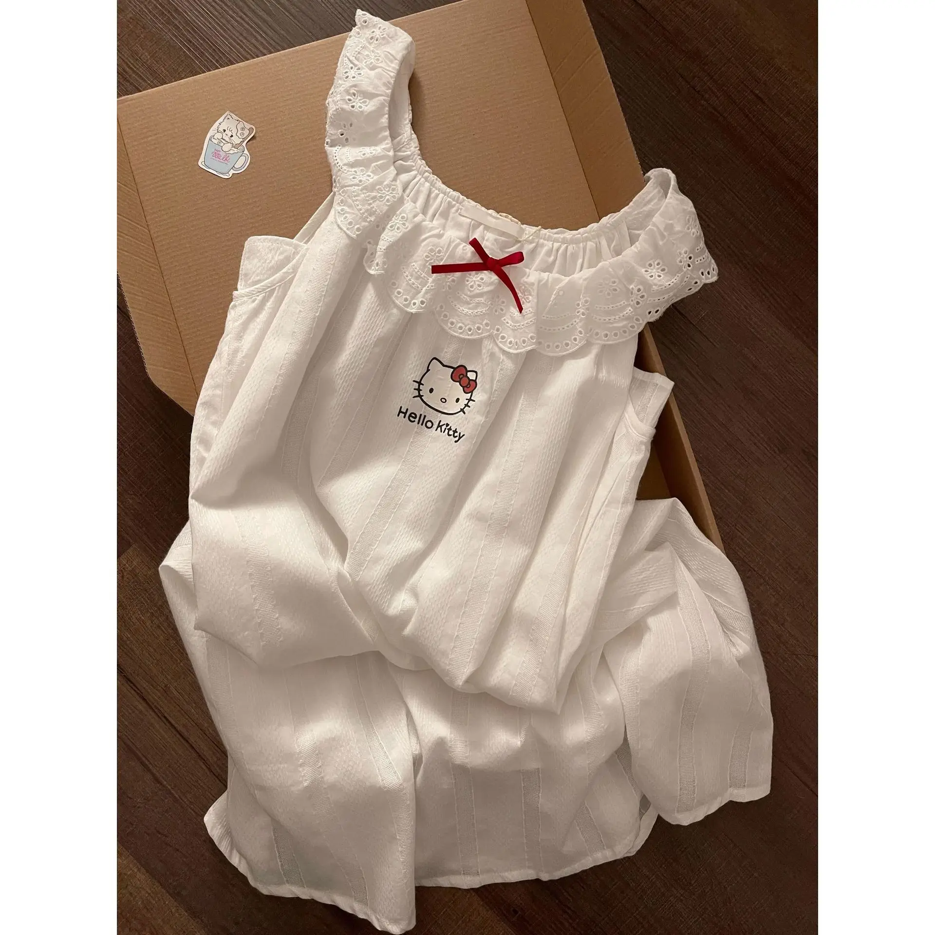 

Милые пижамы Hello Kitty, белая кружевная ночная рубашка с накладкой на грудь, женская летняя удобная домашняя одежда для сна, топы для сна для студенток и девочек