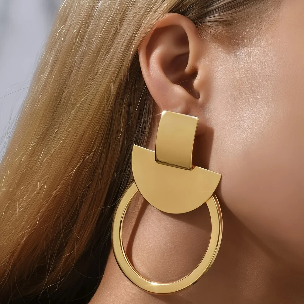 Pair of Gold Geometric Semi-Circle Hoop Earrings for Women Metal Glossy Splice Design European Style Commute Chic Sensation Ear